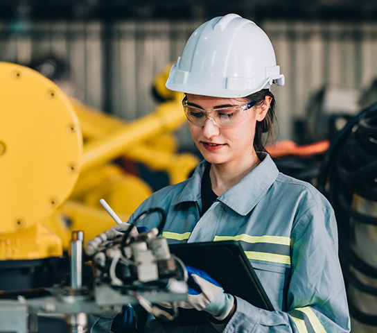 Ingegnere utilizza il software C-MON-SAFE di Accessafe